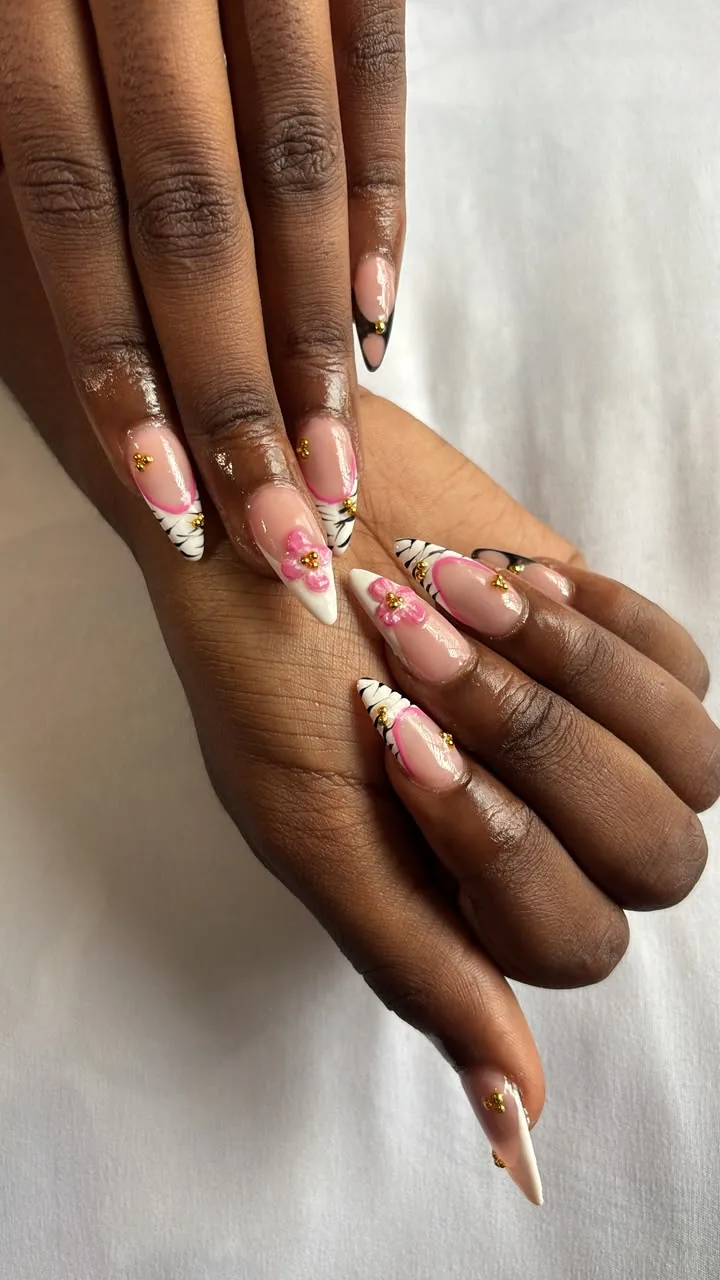 Nail set by Mona — Petal French