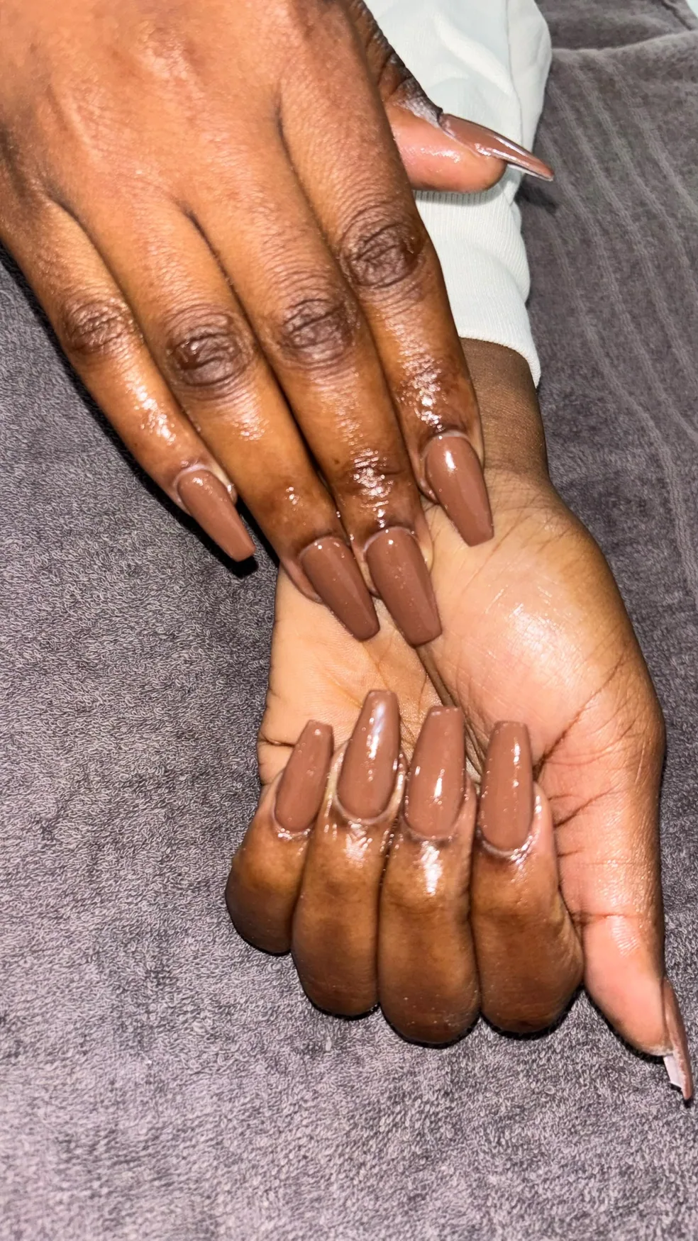 Nail set by Mona — Cocoa gloss