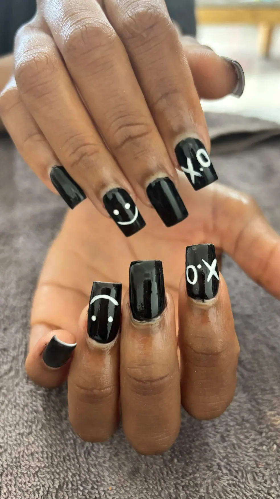Nail set by Mona — Pink square